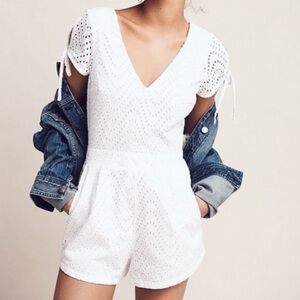 Express 100% Cotton White Jumpsuit with V-neck Size Women’s 6